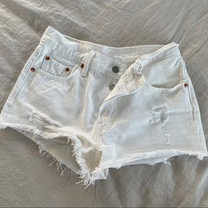 WHITE LEVIS CUTOFFS